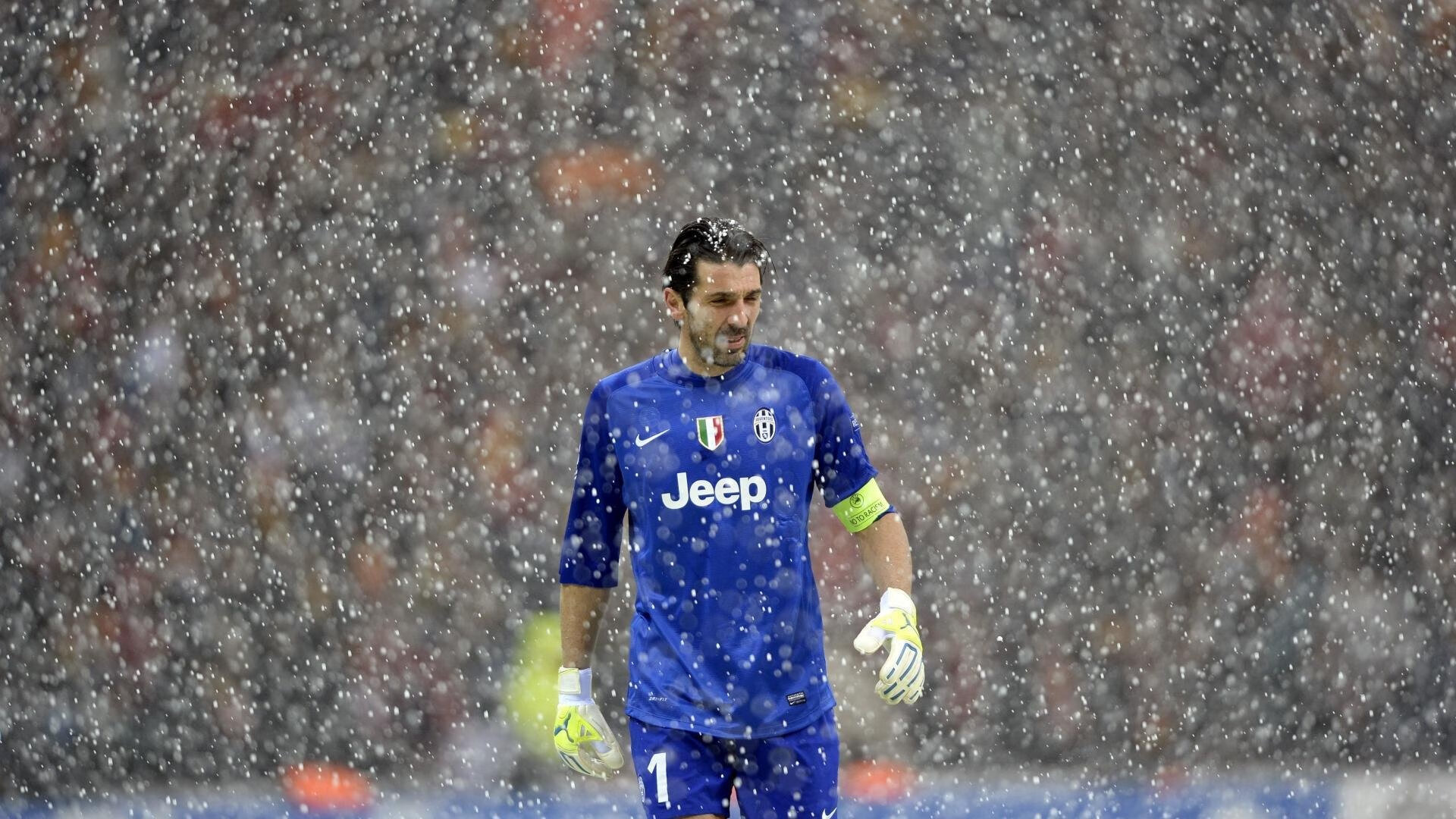 中超联赛第15轮，上海海港绝杀北京国安，继续领跑积分榜